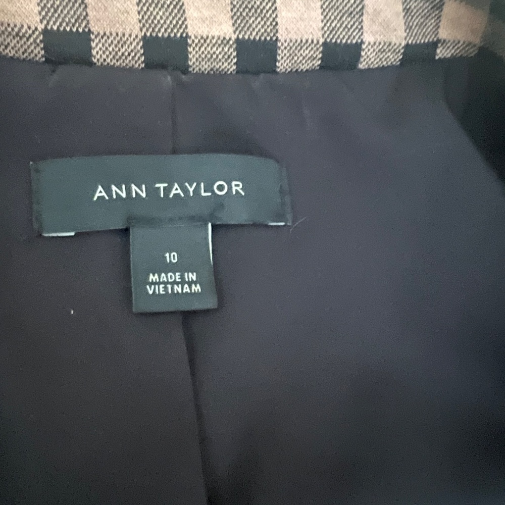 Ann Taylor Blazer - Picture 6 of 9